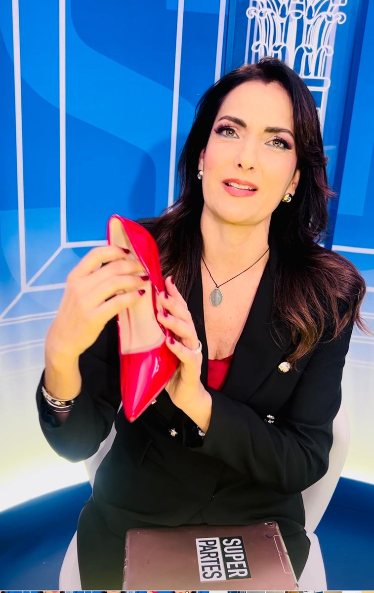 QuiMediaset_it's tweet photo. Domani a #SuperPartes, condotto da #SafiriaLeccese, puntata interamente dedicata al disegno di legge del Governo sul femminicidio.
Alle 10.15 su #Canale5
https://t.co/PmNR9nIuA1 https://t.co/86VE6LyuCi