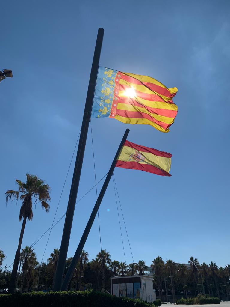 Dani Sanchis Puig (@unvalencianet) on Twitter photo <a href="/Antiblavers/">Antiblavers</a> Gràcies.
Vull-te.
Espabila.
Maura.
I mentres:calla la boca.
No fages el ridíCLE. <a href="/Antiblavers/">Antiblavers</a> Gràcies.
Vull-te.
Espabila.
Maura.
I mentres:calla la boca.
No fages el ridíCLE.