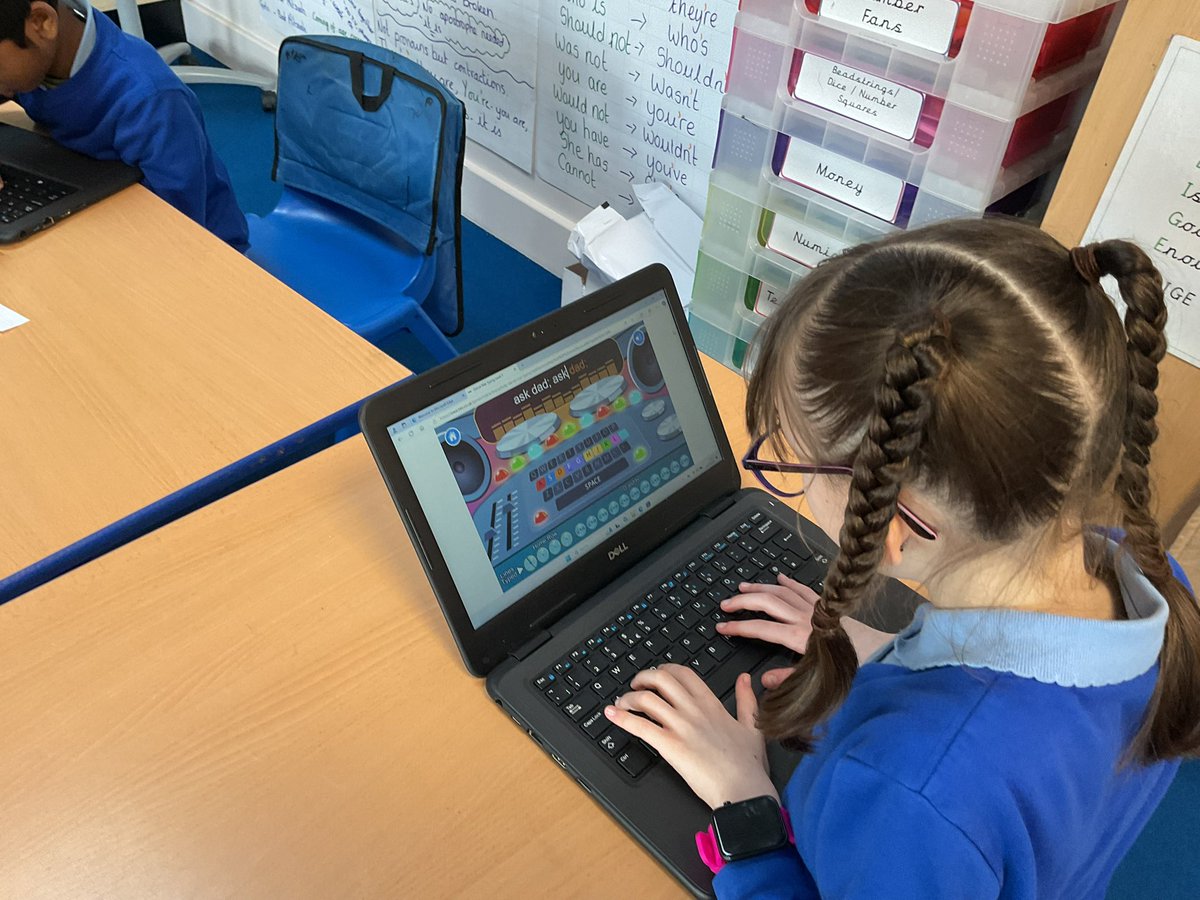 floweryfieldpri's tweet image. 3DY have been practising their typing skills using BBC dance mat typing. #ffpscomputing #ffpsyear3