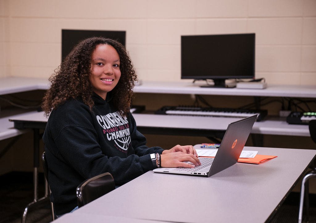 fdlschools's tweet photo. At Fond du Lac High School, learning extends far beyond the classroom—a sentiment that deeply resonates with Amaria, a motivated Senior.

Read Amaria's full story here: https://t.co/G6GLshErHc https://t.co/xJUw3kvwZy