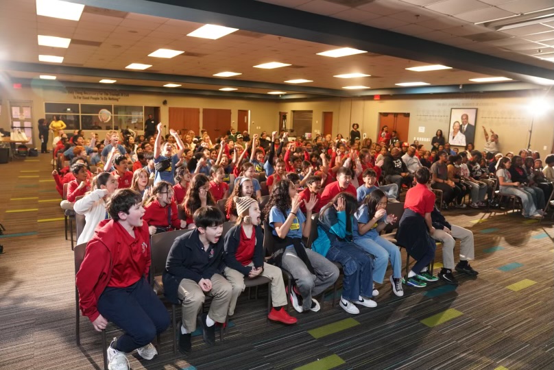 TheKingCenter's tweet photo. #TheKingCenter‘s #StudentsWithKing was extremely lively yesterday, with 500+ #students engaged in the interactive learning experience. Two #middleschools and five #elementaryschools participated in a #civilrights panel discussion and enjoyed an educational game about Dr. #MartinLutherKingJr’s Philosophy and Methodology of #Nonviolence. Esteemed journalist, Deidra Dukes, moderated the panel, which featured Celeste Beal (#Nonviolence365 Trainer with The King Center and niece of #MLK) and Malikah Berry (Assistant Archivist at the Center’s King Library and Archives). We were inspired by the students’ thought-provoking questions.
Learn more about Students with King and our other programs, resources, and initiatives for #schools, #youth and #educators: https://t.co/GcrMl0rQ3q
#CorettaScottKing #History #Hope #Children #BeLove #BerniceAKing #MissionPossibleMLK #King100 #ChampionsForChange