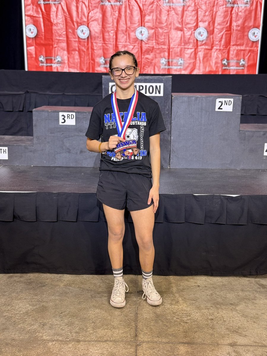 Natalia Powerlifting tweet media