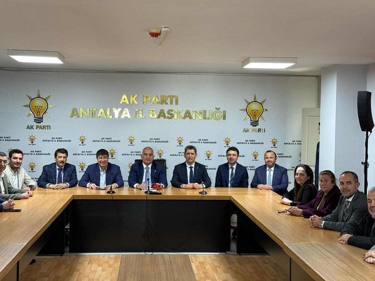 ethemtas's tweet photo. 📍AK Parti Antalya İl Başkanlığı

T.C. Kültür ve Turizm Bakanımız Sayın Mehmet Nuri Ersoy, MKYK Üyemiz Sayın Menderes Türel ve teşkilat mensuplarımızla birlikte Türkiye Yüzyılı vizyonu doğrultusunda şehrimiz için yatırımların hızlandırılması ve hemşehrilerimize sunulan hizmetlerin daha da güçlendirilmesi adına kapsamlı istişarelerde bulunduk. @MehmetNuriErsoy 

Sayın Cumhurbaşkanımız Recep Tayyip Erdoğan liderliğinde eser ve hizmet siyasetimizi daha da ileriye taşımak için azimle çalışmaya devam ediyoruz. 

Ramazan ayının bereketiyle birlik ve dayanışma içinde şehrimiz ve ülkemiz için biriz, beraberiz… 
@menderesturel @alicetin_07 @avmustafakose