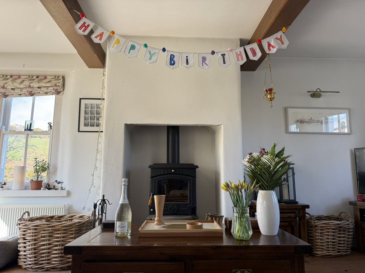 Leslie Travers tweet media