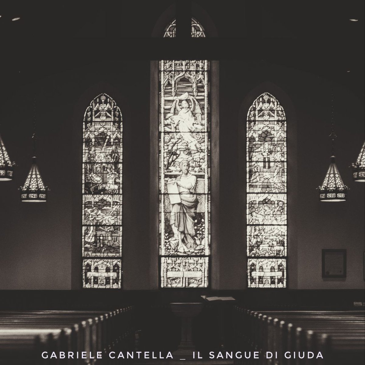 “Un omicidio insolito, commesso nel mezzo di una messa, in una chiesa piena di gente e quindi di potenziali testimoni, nella settimana di Pasqua, e per questo ancor più inquietante. Un delitto a sfondo religioso, pensò Giovanni Alma…”

luoghidilibri.it/2025/03/14/gab…

#appuntidiviaggio