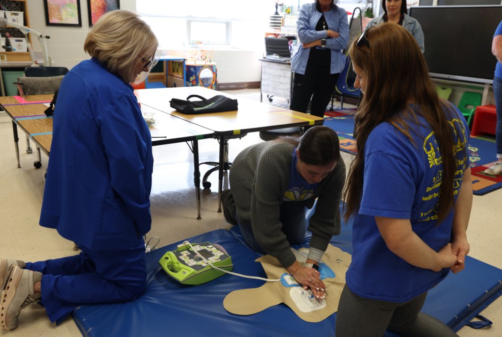 cpschoolsva's tweet photo. 👏 Congratulations to Indian River High & B M Williams Primary for becoming Heart Safe! ❤️ Indian River High made history as Chesapeake’s 1st Heart Safe school, & B M Williams followed as the 2nd! Huge thanks to our nurses, staff & Project ADAM! 💙🙌 #InspireCPS #ProjectADAM https://t.co/gevn3n4jjw