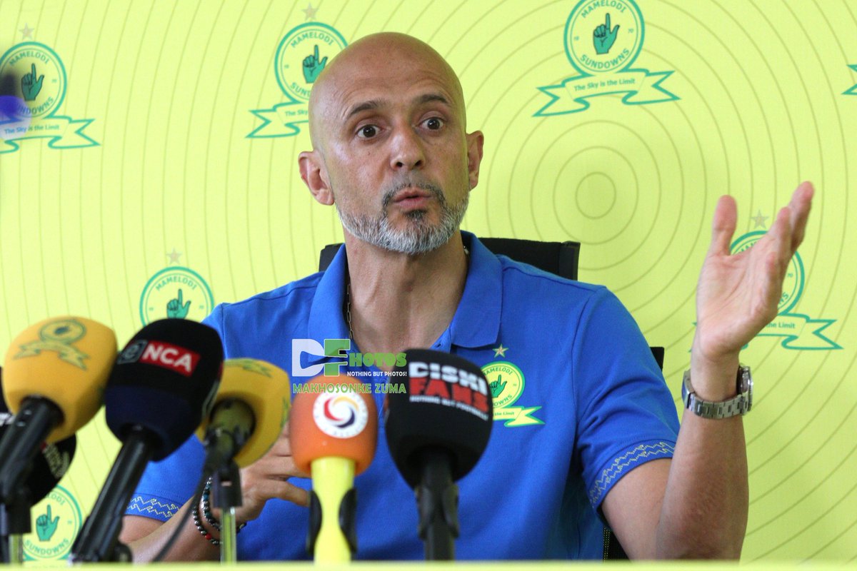 diskifhotos's tweet photo. #BetwayPrem Pre-Match Press Conference with Mamelodi Sundowns head coach Miguel Cardoso ahead of their game against Orlando Pirates at FNB Stadium in Johannesburg on Sunday, 16 March 2025. #DiskiFhotos #MamelodiSundowns #MiguelCardoso #Chloorkop #KaBoYellow https://t.co/9vSg5MJe6E
