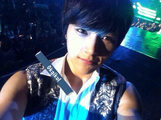 mongna__'s tweet photo. ogs 셀카 찾아왓더요 귀엽다,, https://t.co/wgnZaocjVt