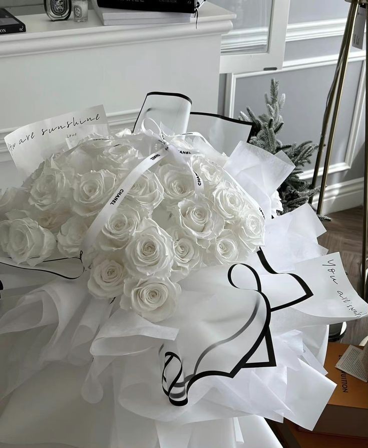 bontenfinance's tweet image. Happy white days, microwife. ♡
@isseinui