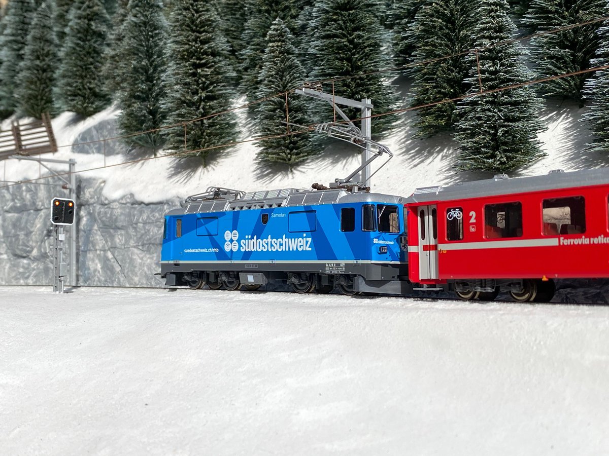 There is something  for everyone amongst the 40 layouts at the London Festival of Railway Modelling. Here's just 4 - with a theme of electric traction. Look at the full list here buff.ly/d3IoHBk and hopefully we'll see you at Alexandra Palace over the weekend #LFRM25