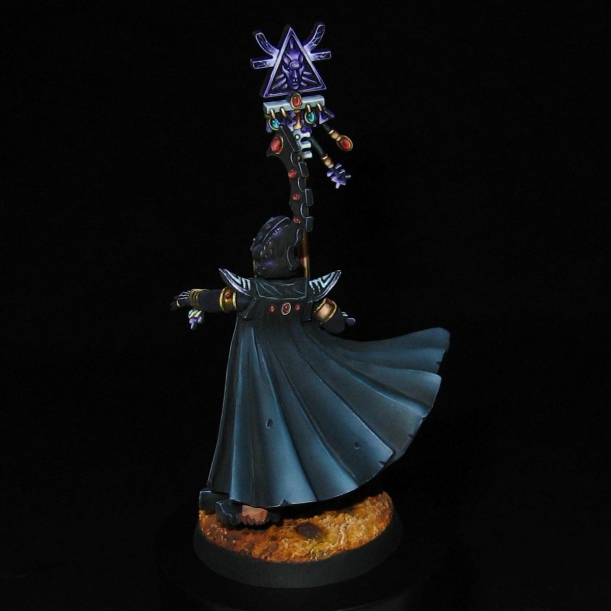 kpminis's tweet image. More views of my recently finished Eldrad Ulthran. There may be even more Aeldari coming soon 😉
.
#paintingwarhammer #WarhammerCommunity