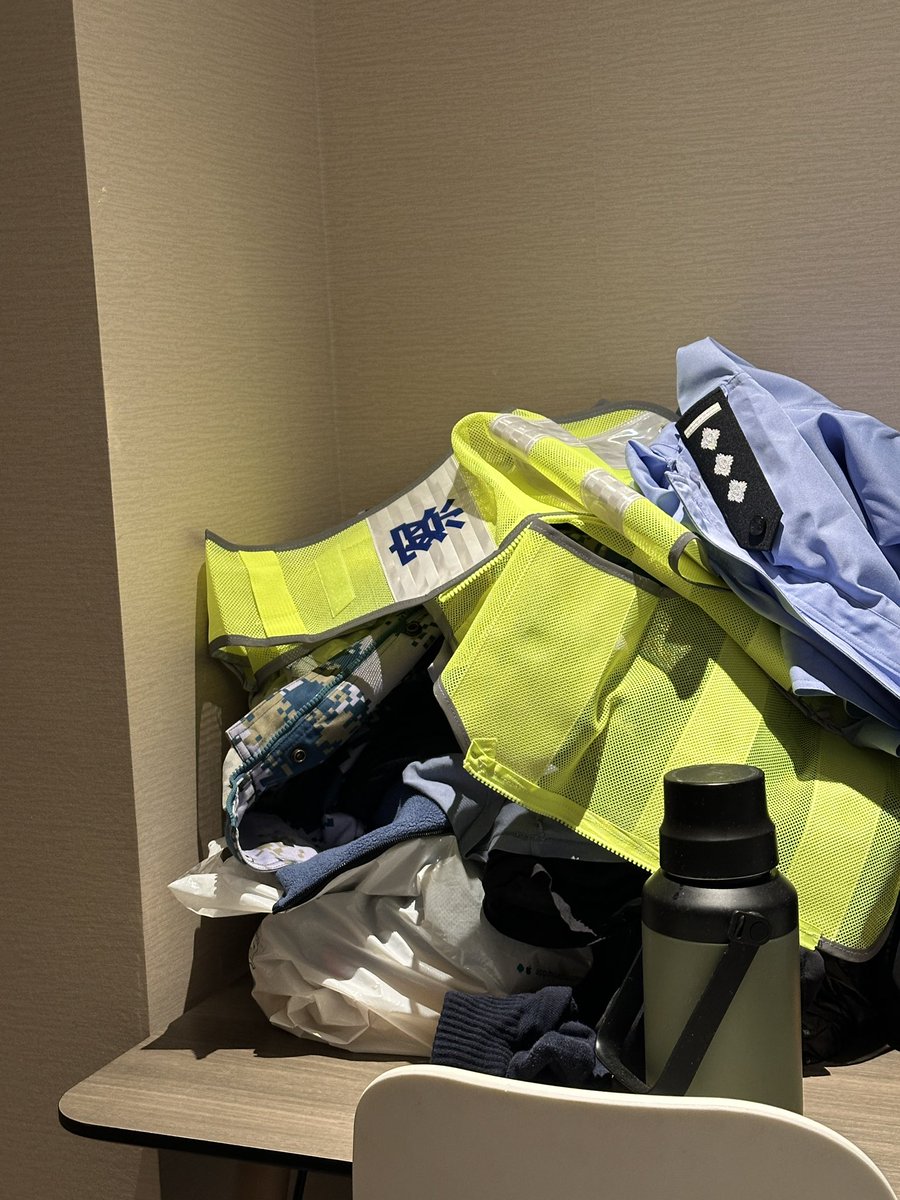 看来今晚有场大战😎