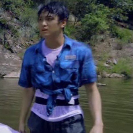 น้องมันเล่นนํ้า                            พี่มันเล่นนํ้า