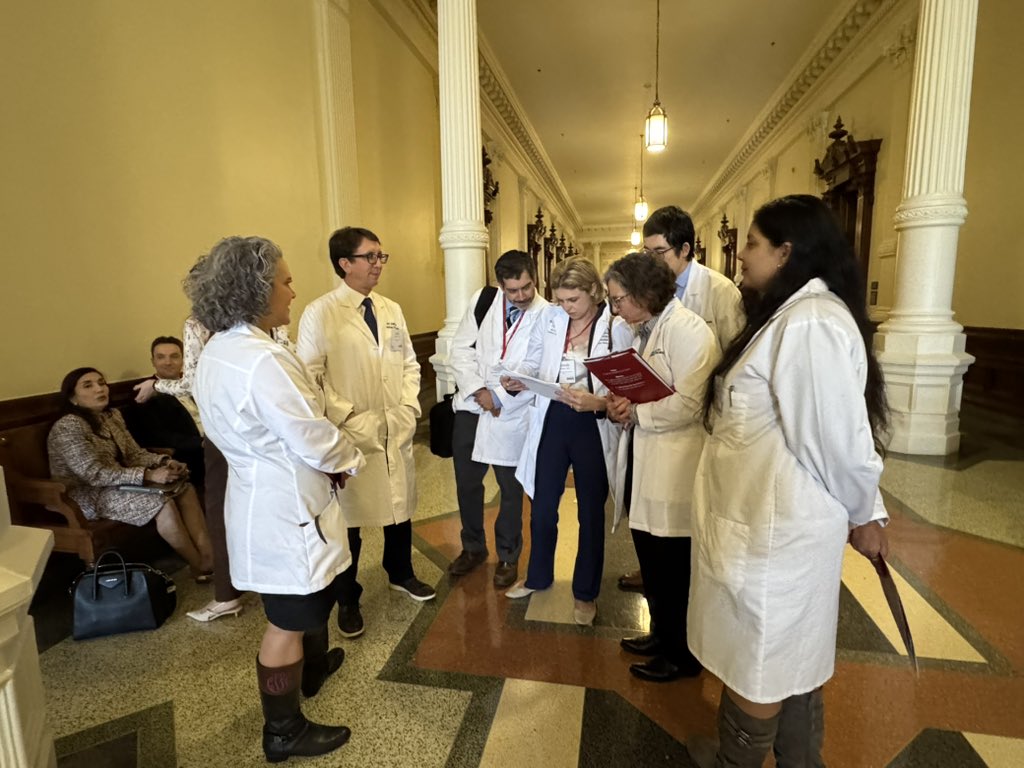 UdohAgnes's tweet photo. On March 4th, 2025, over 300 medical doctors, including pathologists, convened at the Texas State Capitol in Austin to advocate for our patients and uphold the integrity of our esteemed profession. Here is to making a true difference. #Advocacy #PatientCare #utmbpathology https://t.co/VsPfxywzhL