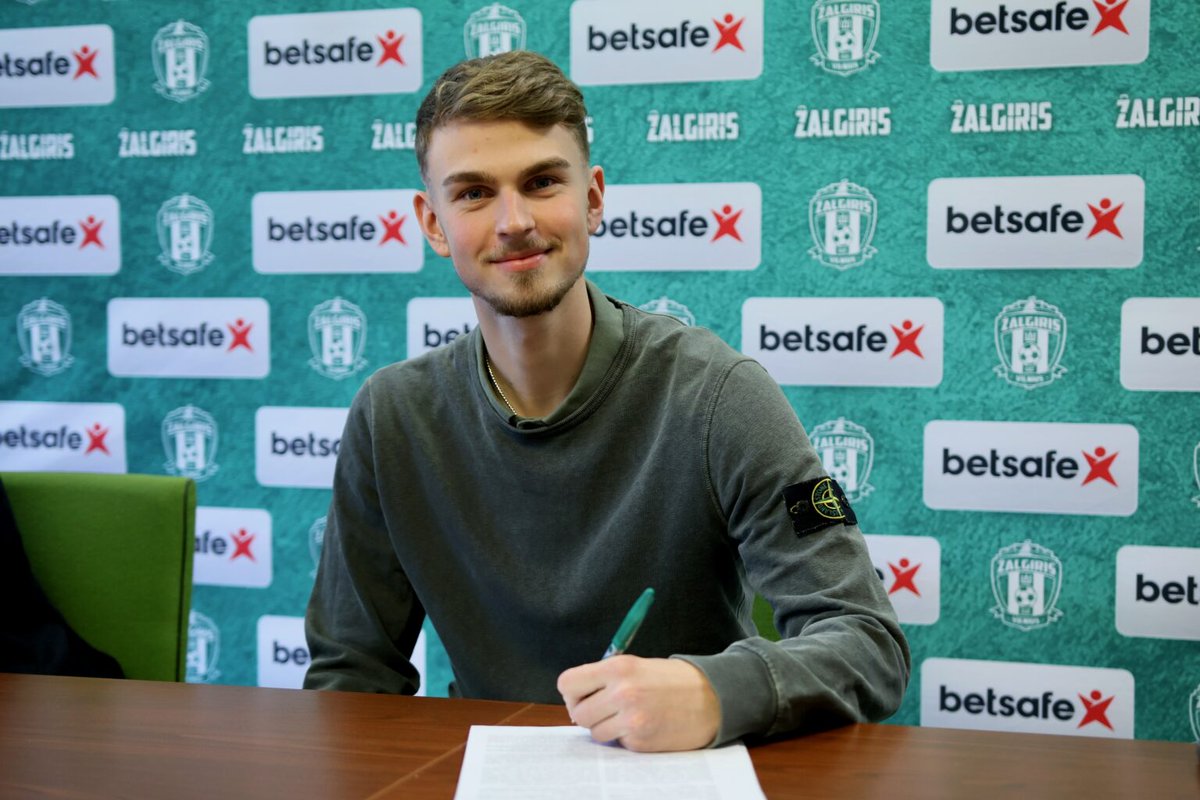 Congratulations to Kajus Kontautas, who has signed a contract with professional club FK Zalgiris Vilnius‼️

He is the second Phoenix to sign a professional contract this offseason.

📰 | tinyurl.com/4sje8uxx

#RiseWithUs