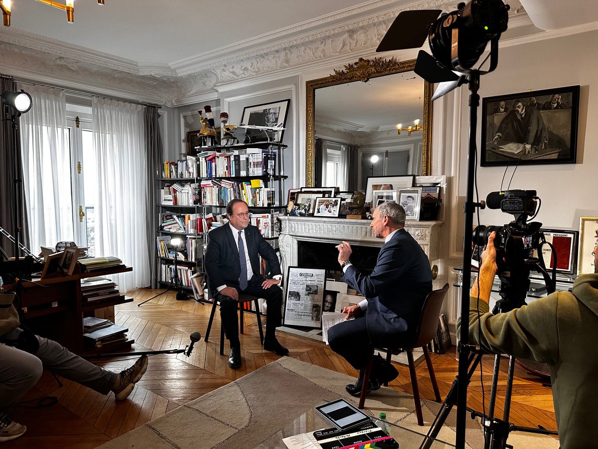 📺#rdv #franceinfo canal 27
Ce soir à 21h,  <a href="/LouisLaforgeFTV/">Louis Laforge</a> donne "Rendez-vous avec" <a href="/fhollande/">François Hollande</a> pour 30 minutes d'échanges sur les sujets français et internationaux.
➡️A retrouver sur france.tv