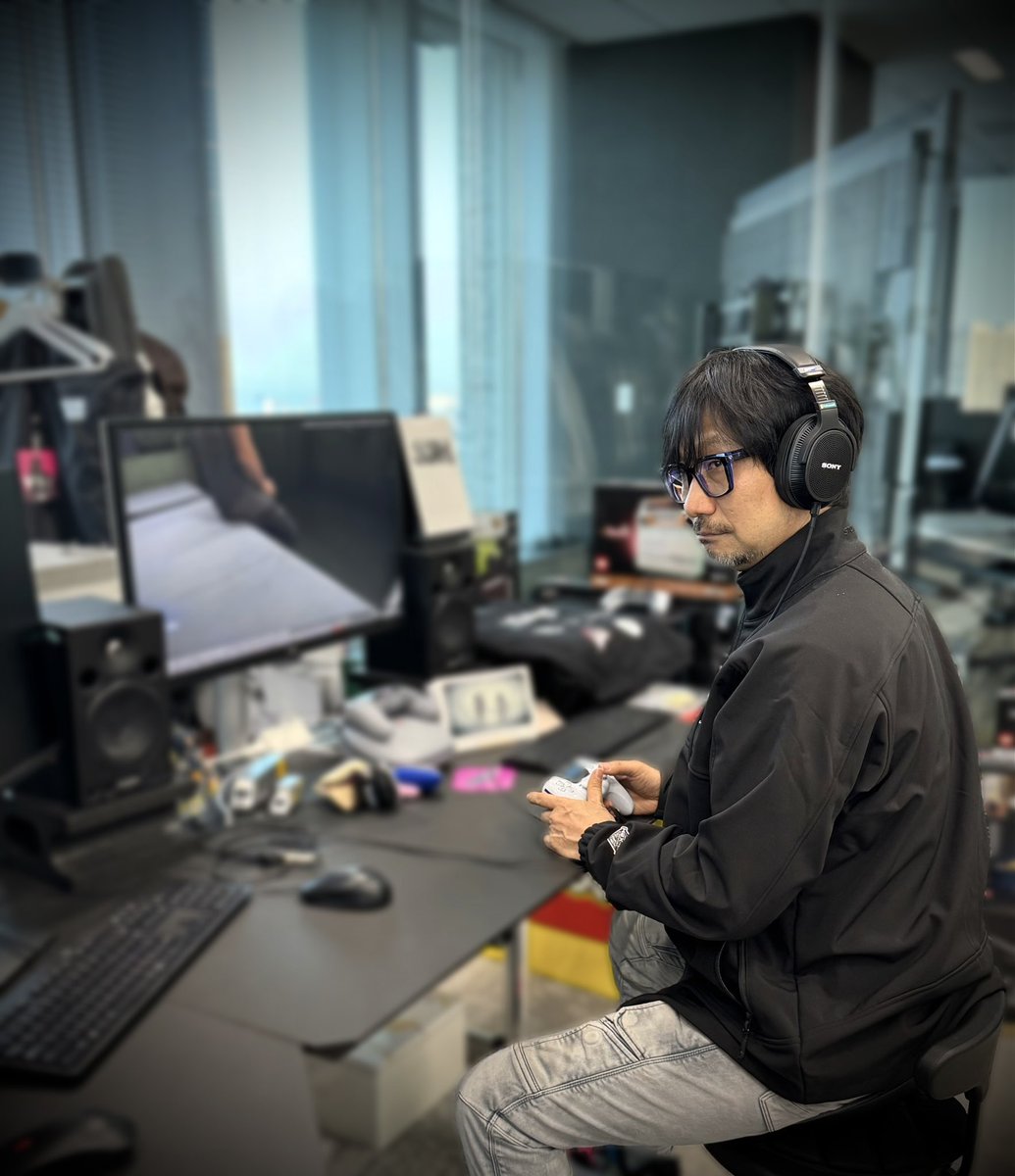 HIDEO_KOJIMA_EN's tweet photo. Building the game🎮 https://t.co/bjsUWTfKM2