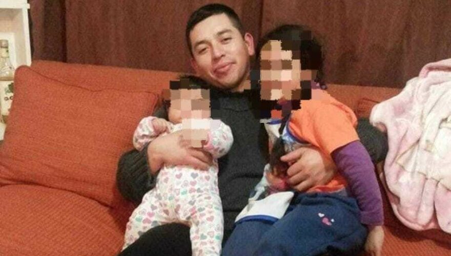 Hoy se cumple 2 años del ASESINATO a nuestro Carabinero Alex Salazar, asesinado a sus 37 años por un delincuente venezolano cuando iba a hacer un procedimiento policial en Concepción‼️
Ni perdón ni Olvido!! 
Honor y Gloria a los q por la Patria mueren💚🇨🇱 #BoricUnlegadoDeMuerte