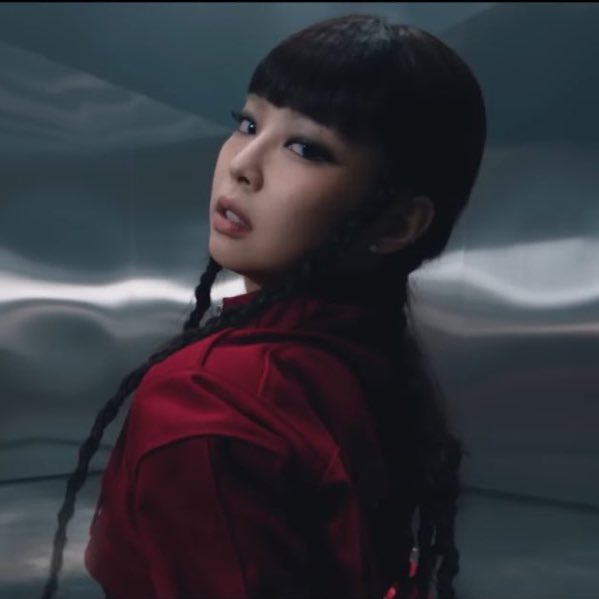 PopBase's tweet photo. ‘like JENNIE’ by JENNIE earns a new daily high in streams of 4.37 million on Global Spotify, currently at its peak of #7. https://t.co/leBbKSzHmf