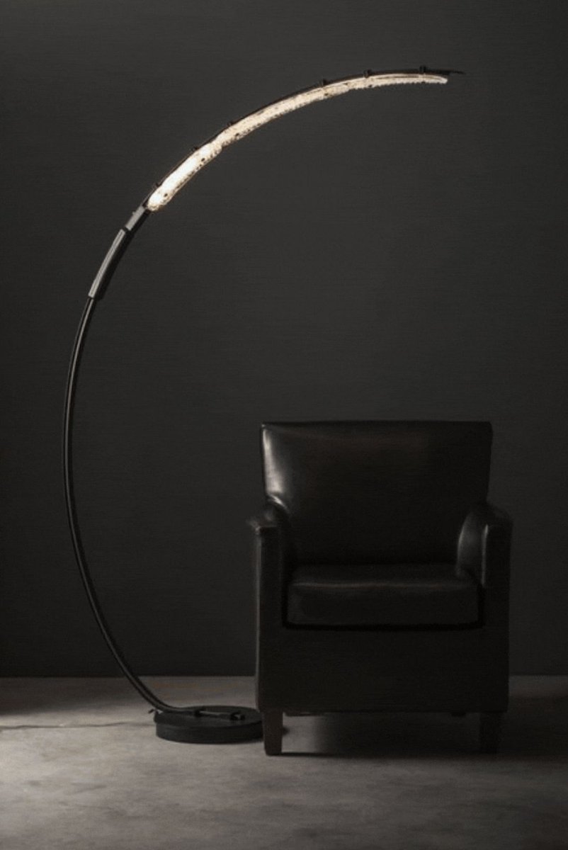 apogeehouse's tweet photo. Elevate your space with lighting that's a conversation starter.

Floor lamps can be quite the conversation starters. For example, this sculptural arc floor lamp combines modern elegance with a bold silhouette, perfect for adding warmth and style to any room.

#lighting https://t.co/T59uU1GpzV