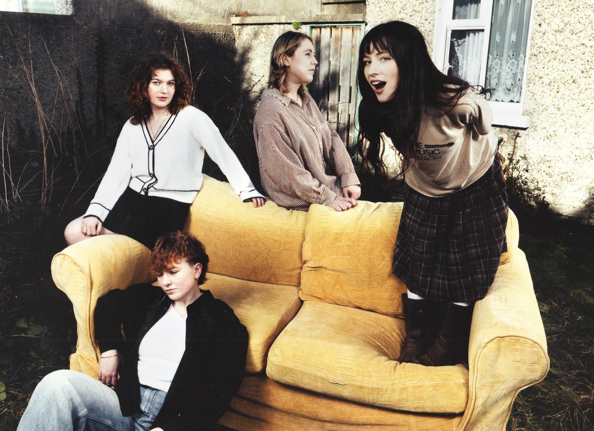 CLASH (@clashmagazine) on Twitter photo LOVE THIS.
<a href="/Florence_Road/">Florence Road</a>'s furiously catchy debut 'Heavy' proves that they are a phenomenon-in-waiting...
clashmusic.com/news/florence-… LOVE THIS.
<a href="/Florence_Road/">Florence Road</a>'s furiously catchy debut 'Heavy' proves that they are a phenomenon-in-waiting...
clashmusic.com/news/florence-…
