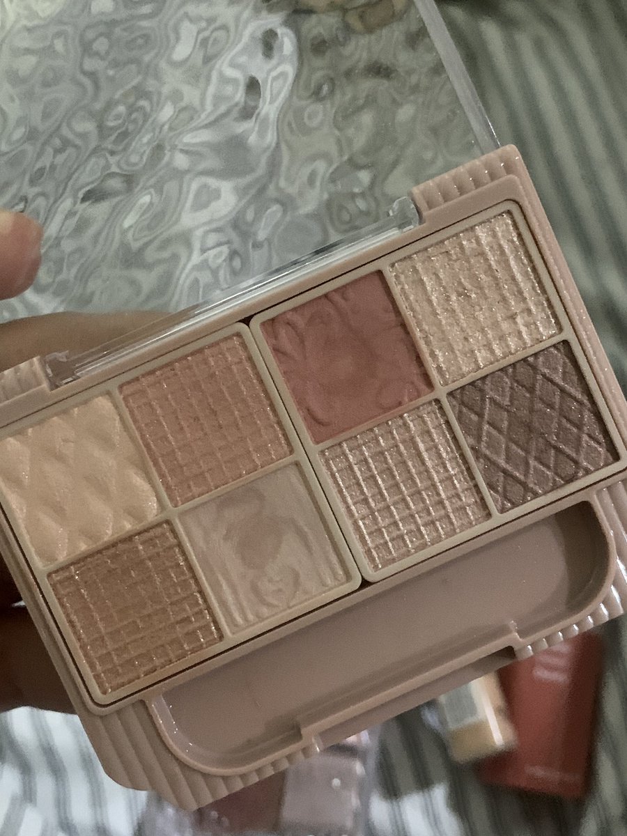 almostgarne's tweet photo. ส่งต่อคสอ. *ส่งฟรีค่ะ

- พาเลทตา canmake 01 /90฿ 
ไม่มีแปรง

- บลัช meilinda dewy blush 04 /130฿

- บลัช canmake 02 /180฿ 

- ไฮไลท์ canmake 01 /180฿

- คอนซีลเลอร์ maybelline /140฿
ใช้ไป 2 ครั้ง

#ส่งต่อเครื่องสําอาง #ส่งต่อเครื่องสําอางมือสอง #ส่งต่อคสอมือ2 #ส่งต่อคสอมือสอง https://t.co/IN9v8om1qi