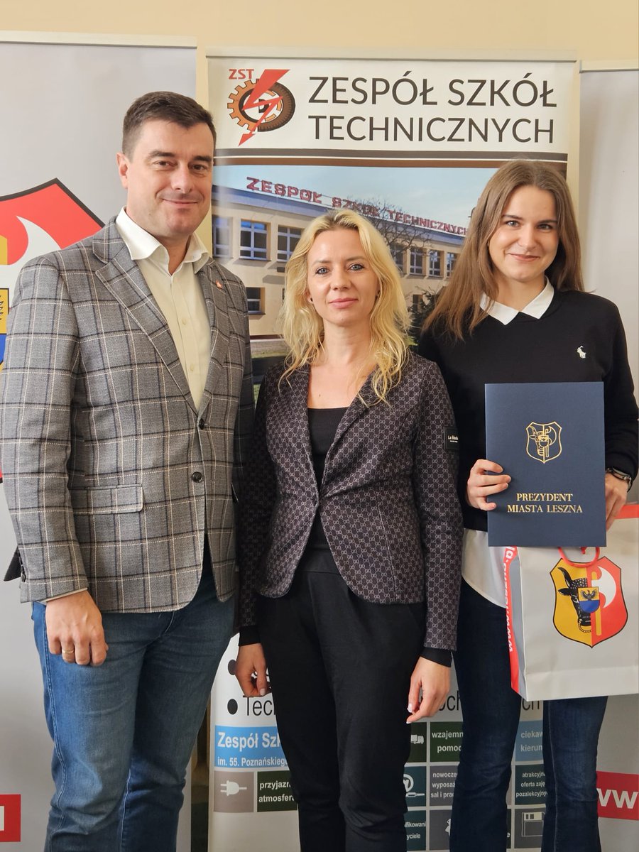 Martyna Banaszak obroniła mistrzowski tytuł, ale gratulacje należą się wszystkim uczestnikom konkursu wiedzy konsumenckiej, bo to wyjątkowo zawiła materia.
leszno.pl/Znow_zdecydowa…