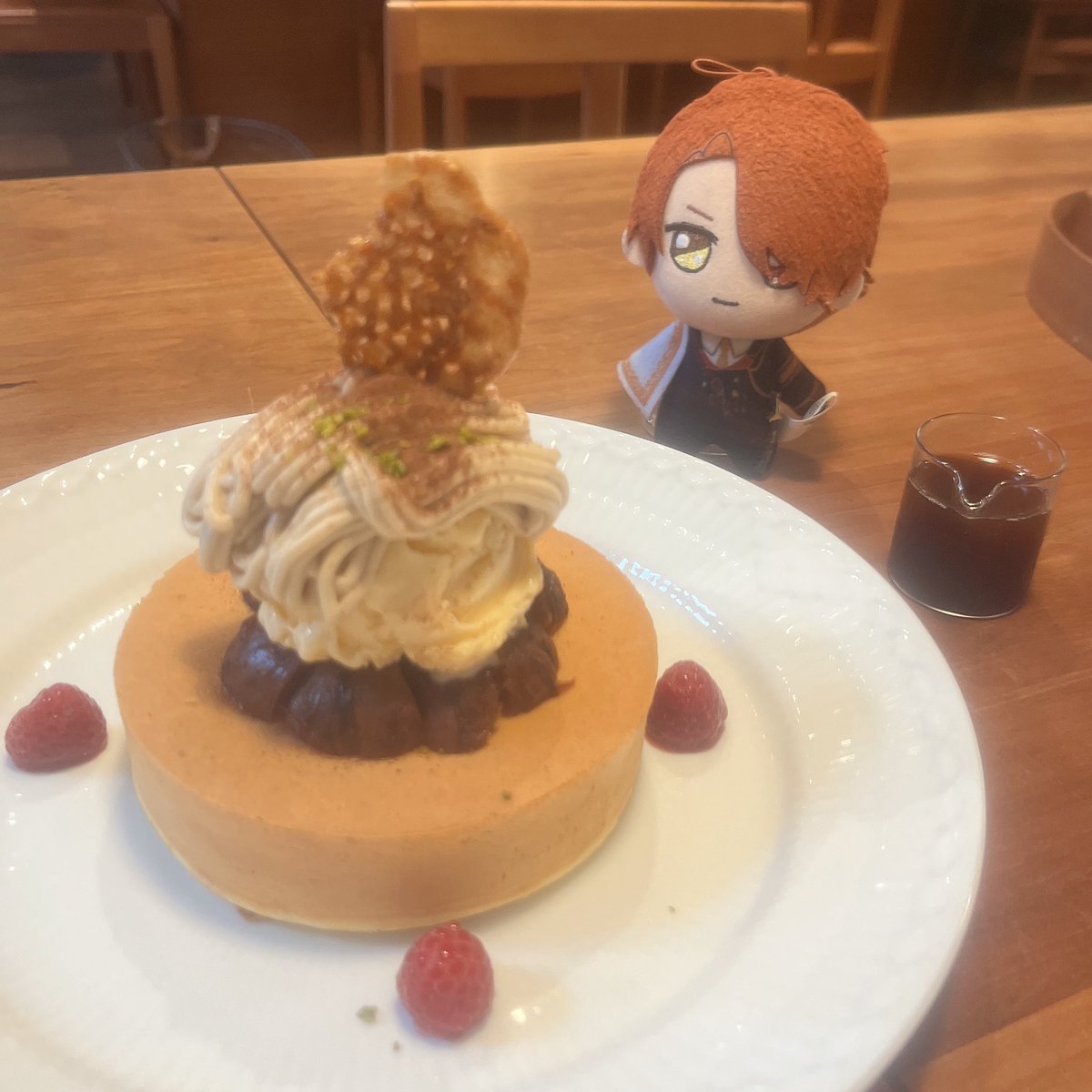 ！！
みんなを呼んでこよう！！🥞✨️

#まほやく_ぬい
#金曜ぬいNight