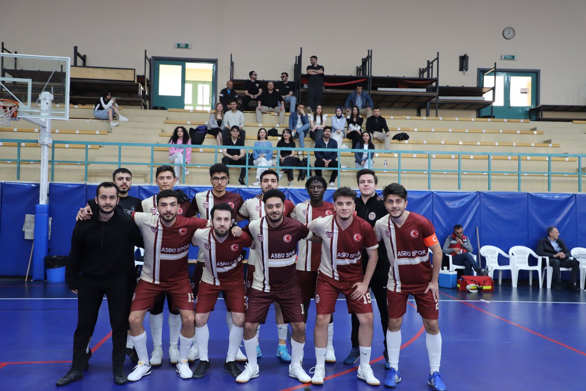 AsbuSks's tweet photo. Türkiye Üniversite Sporları Federasyonu tarafından düzenlenen Futsal Play - Off  Yarı Final maçında ASBÜ Futsal Takımı, Ankara Futsal Takımına 6-4 mağlup oldu.
@ASBUedu @AsbuSpor https://t.co/3gpZR96YdN
