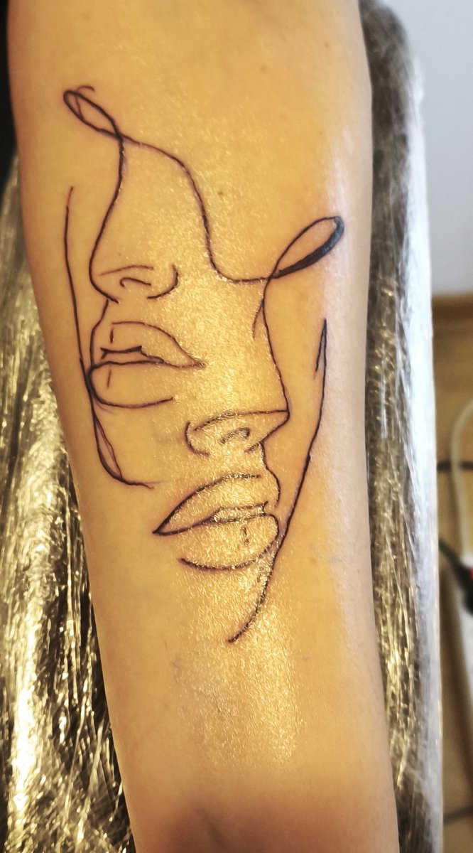 maik_don's tweet photo. Hier sind Dinge passiert...
#turnthepainintopower
#norisknofun
#fineline
#dertattoodon https://t.co/wHELU4bXEv