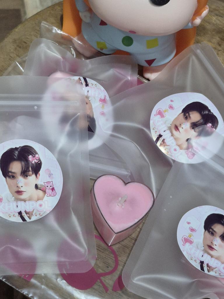 น้องเทียนหอมมาส่งแย้วนะค้าบ ของจริงพอจุดแน้วน้องจะกลายเป็นกลิตเตอร์วิ้งค์ๆ ม้อบแม้บด้วยนะต้ะ หอมมาก ๆ แม่ๆน้องจุ๋น มารับกันเย้อๆน้า 🥹 

จากร้าน #lightpeachup นะค้าบ แพ็คดีมากก หอมทะลุกล่อง