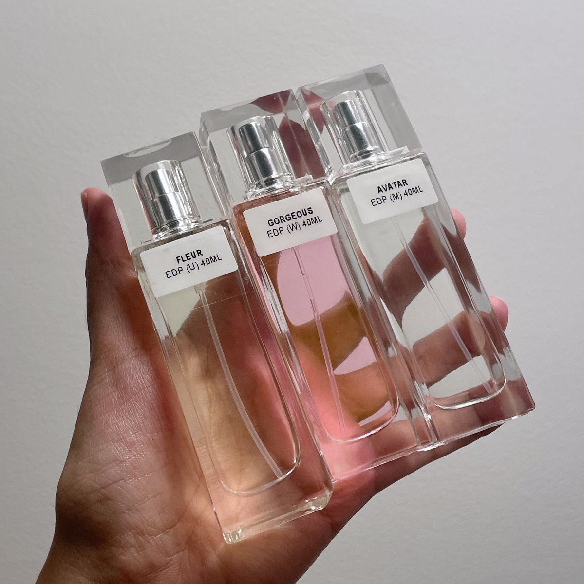 Sebab i tak sanggup spend beribu untuk kumpul collection perfume… ni pun dah good enough for me!! 

3 ni RM100 je hahaha jimat kan!!