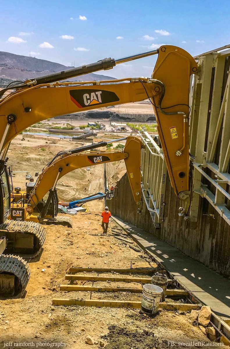 mafia_mastiff's tweet image. Build that Big Beautiful Wall! 🧱🧱🧱 
#BuildThatWall 🇺🇸