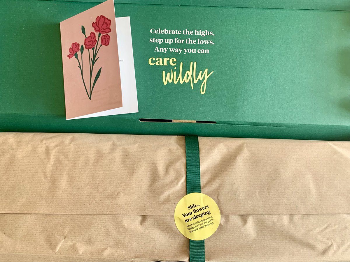 loulouscorpio's tweet photo. Feeling the love today 💖
This surprise arrived on my doorstep from a fabulous team I was working with at @KeelePain this morning; when you work in PPI (Public &amp; Patient Involvement) you freely give so much of yourself with no expectation of reward! You do it with the aim of https://t.co/5wIrnvUFQ0