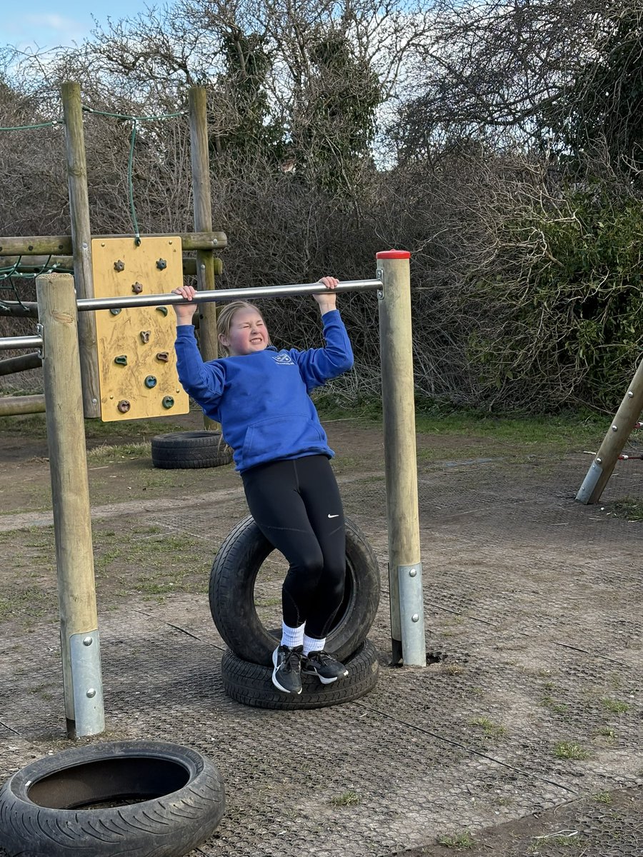 DeanburnPS_P7A's tweet photo. P7 chose to spend their Fun31 time outside on the Trim Track this afternoon. π #Fun31 #Article31 #RRSatDPS #Play #Fun #Friendships #SpringSunshine #P7Team π https://t.co/1wIN0tRqnv