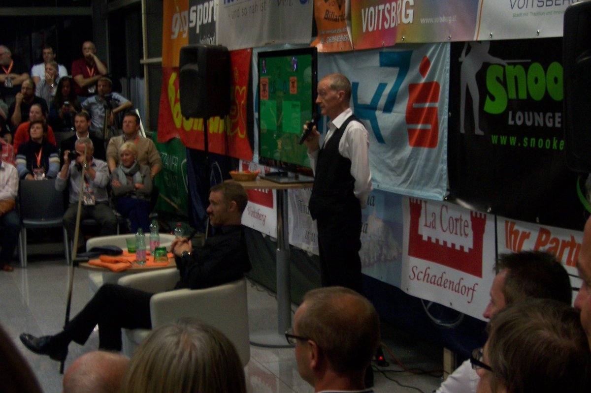 PeterRat147's tweet image. keeping his famous opponent in the chair, also the commentator of the match, widely known in the snooker community himself, was amazed by the shots young Flo played
#teamFlo #147sf @Flo_Snooker