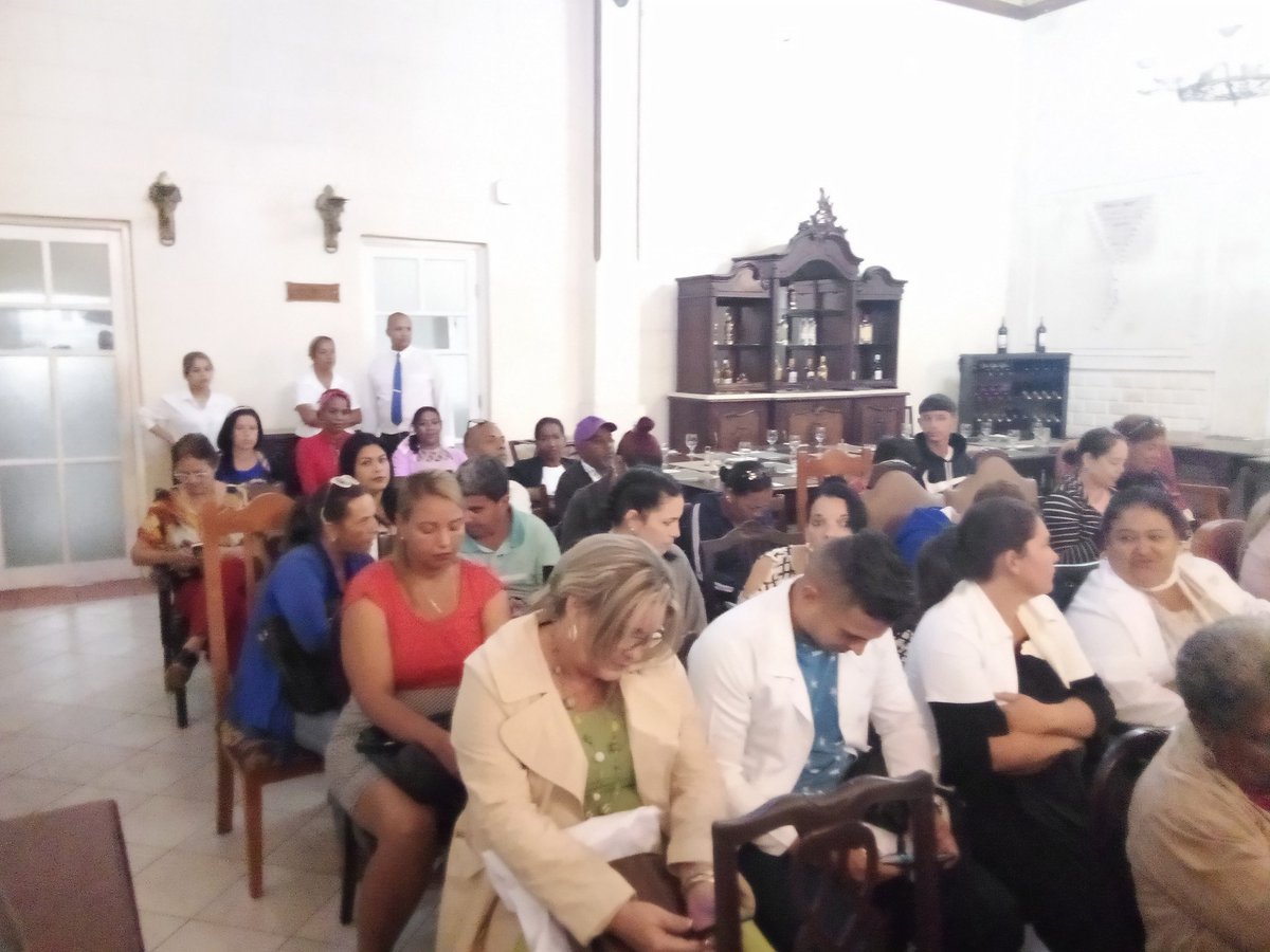 hernestoher1968's tweet photo. Con participación de diferentes presidentes , intendentes y representantes de diferentes sectores se desarrolla en #PinardelRío el taller sobre el movimiento comunidades y ciudades por la salud. #CubaPorLaSalud https://t.co/bmhe0qxDr2