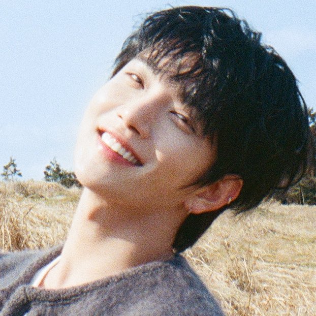 초단 tweet media