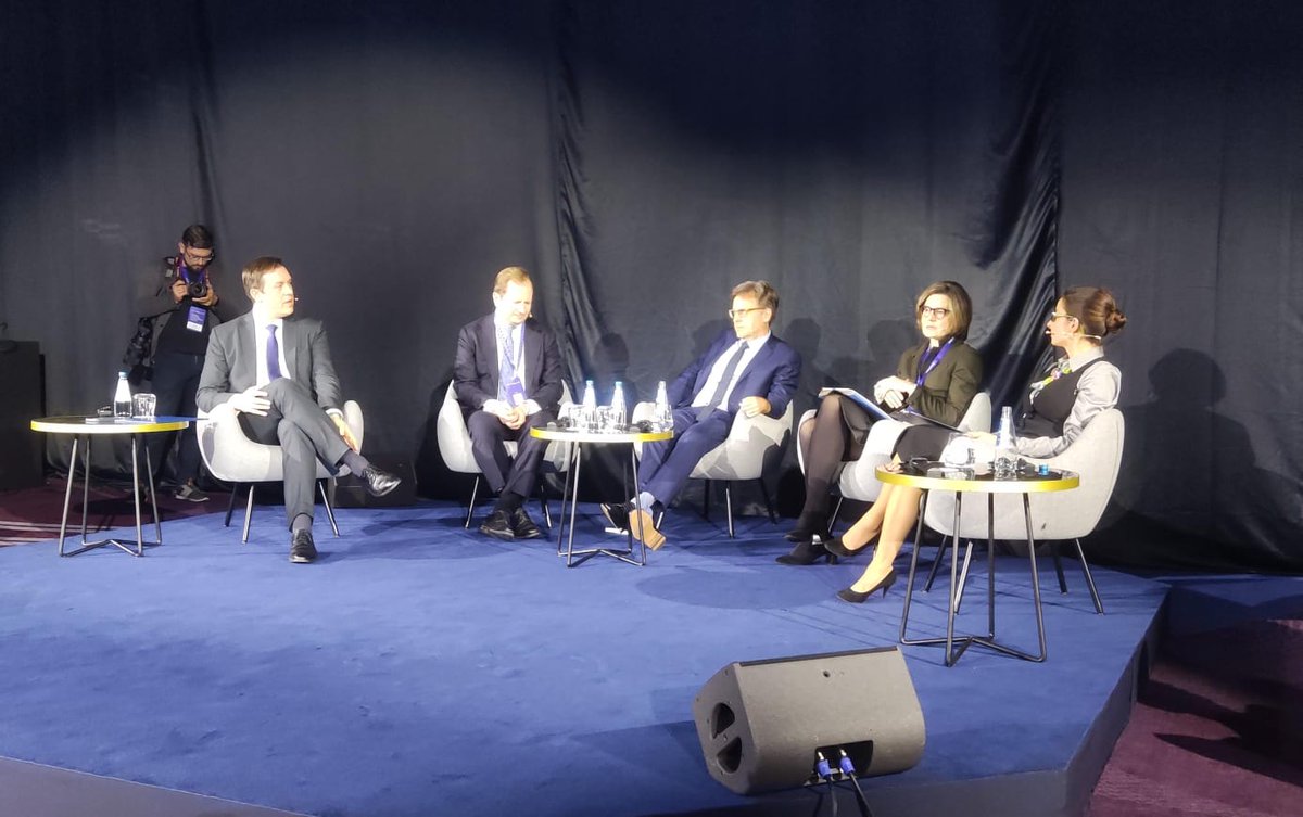 "Can We Prevent Trade War Three" This is the title and a key question of our next conversation with panelists <a href="/M_Baranowski/">Michał Baranowski</a> @MRiTGovPL, <a href="/KaminskiMK/">Matthew Kaminski</a> <a href="/politico/">POLITICO</a>, Christian Schulz <a href="/Citi/">Citi</a>, Joanna Szychowska <a href="/EU_Commission/">European Commission</a> moderated by <a href="/hanna_cichy/">Hanna Cichy</a> <a href="/PolitykaInsight/">Polityka Insight</a>.