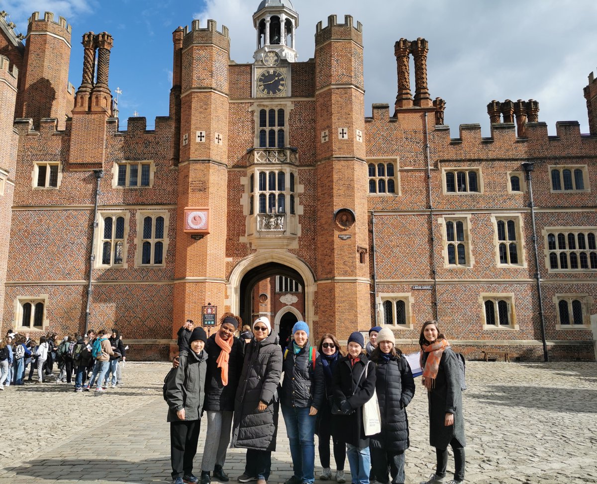 Yesterday we had a brilliant trip to Hampton Court Palace with a community group from Queen's Park Library. We enjoyed exploring the palace's Tudor history, paying special attention to the six Queens who were married to Henry VIII. 
<a href="/WCCLibraries/">Westminster Libraries and Archives</a> <a href="/HRP_palaces/">Historic Royal Palaces</a> #DiscoverYourLondon