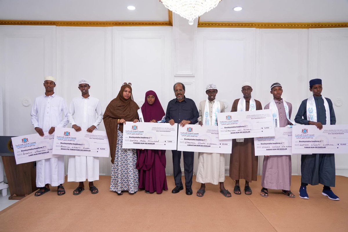 HassanSMohamud's tweet image. Islam is a religion of peace, unity & compassion. Last night, I had the honour of presiding over the conclusion of the Annual Holy Quran Competition, celebrating our youth’s dedication to the Quran. We remain committed to the Islamic values as foundation for peace & justice.