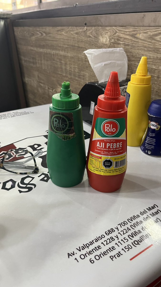 ¿Solo en mi mente el verde es ají y rojo ketchup? O hay alguien más con ese don 
😔