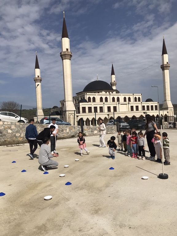 barurecreation's tweet photo. Bartın Üniversitesi Kutlubey Anaokulunda Rekreasyonel Etkinlikler Gerçekleştirildi. https://t.co/Y53h78C9KT