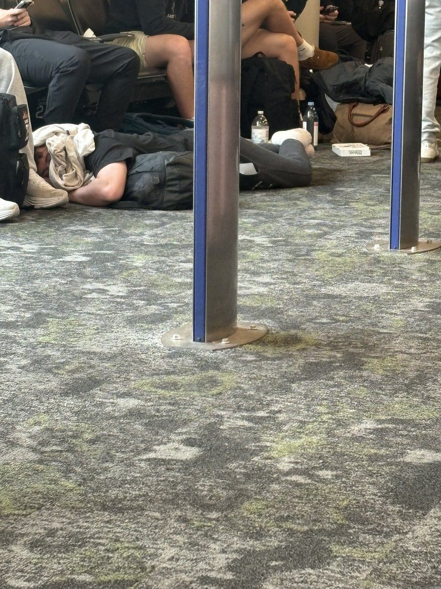 Lacrosse team asleep in airport after a long weekend in Nashville #tracks