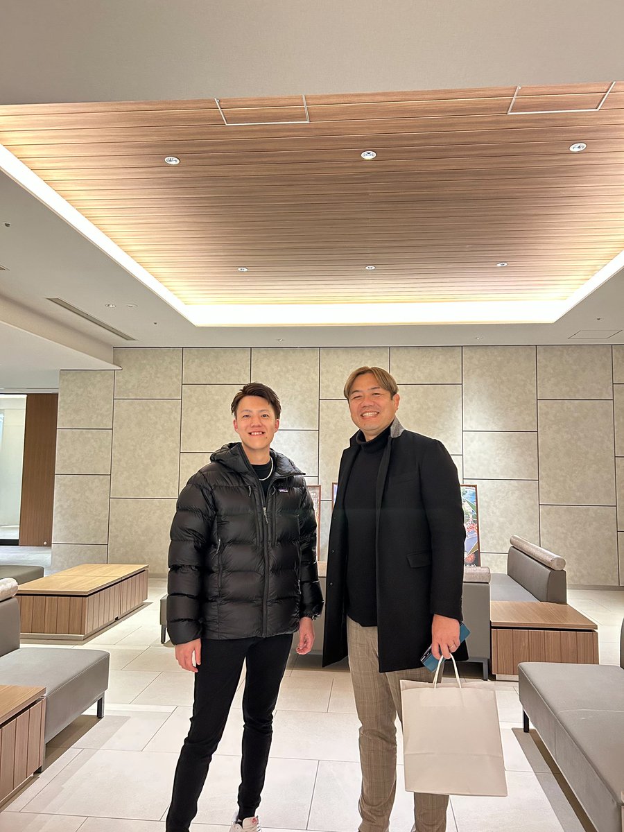 明日の仕事に備えて盛岡へ。

盛岡と言えば岩手ビックブルズの吉田優磨コーチ(<a href="/y0u6m2a4/">吉田 優磨 Yuma Yoshida</a> )

という事で、吉田コーチと食事に。

2人でご飯行くのは初めてで、最初は若干緊張したけど、めちゃくちゃ楽しい時間でした！