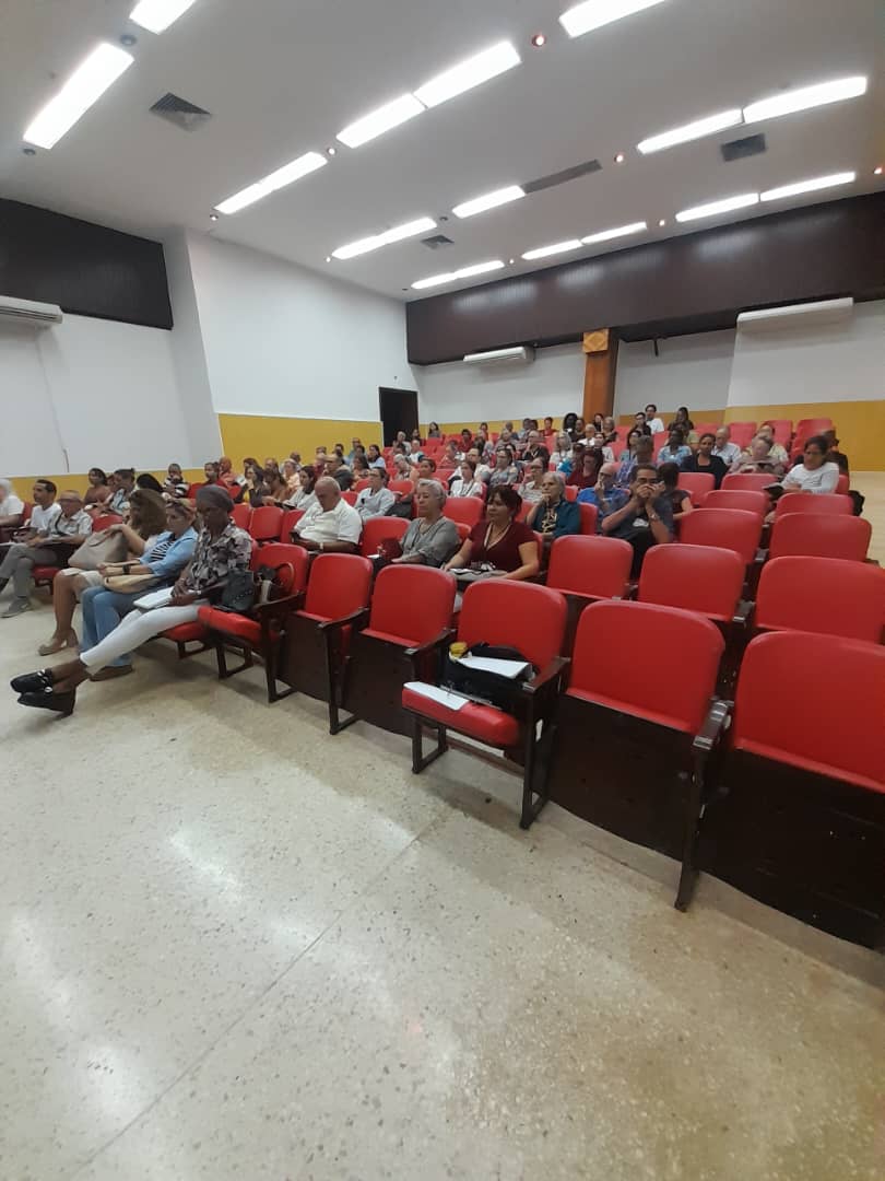 Sesiona en <a href="/CombiomedC/">Combiomed_Cuba</a> Seminario Metodológico sobre las nuevas indicaciones del Sistema de Programas y Proyectos para el PNCTI 07: Biotecnología, Industria Farmacéutica y Tecnología Médica. <a href="/SDCarreraBcf/">Santiago Dueñas Carrera</a> <a href="/MaydaMauriBCF/">Mayda Mauri Pérez</a> <a href="/DuniaCIDEM/">DuniaCazanave_CIDEM</a> <a href="/BioCubaFarma/">BioCubaFarma</a>