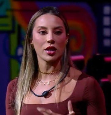 ltcxrbs's tweet photo. a única coisa que filtrei dessa vitrine do seu fifi é que o público quer que a renata passe agir como aline, mas querem eliminar a aline. 

tem algo mais didático que isso pra entender o privilégio branco? https://t.co/tdGLvtBhl5