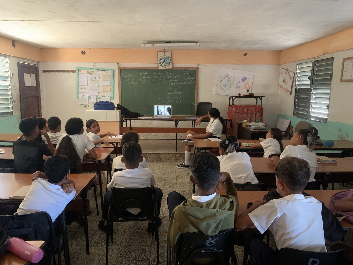 SBRPA1's tweet photo. En nuestra institución educativa y con alumnos del 7mo grado, se realiza un video debate sobre la prevención del embarazo en la adolescencia. https://t.co/WX9XEuupnP