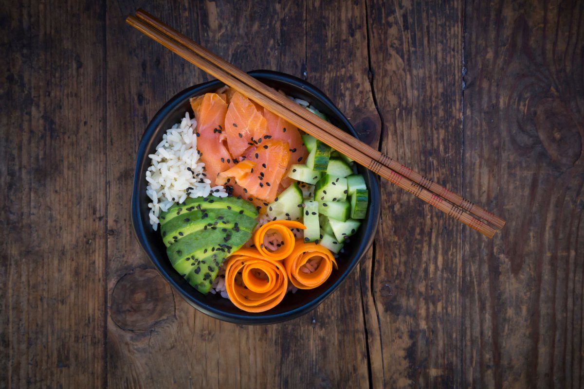 t_dmi3's tweet image. For years, my meal prep attempts were a disaster. Frozen dinners, sad desk lunches, and takeout guilt were my constant companions. 

But I&apos;ve decided to change that! My latest success? This amazing salmon poke bowl.

Just look at it! A beautiful balance of flavors and textures.…