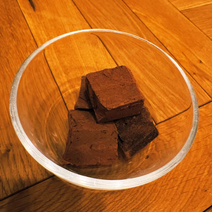 400gのチョコに200gの生クリームは出来上がる数も多かった(あたりまえ体操) 